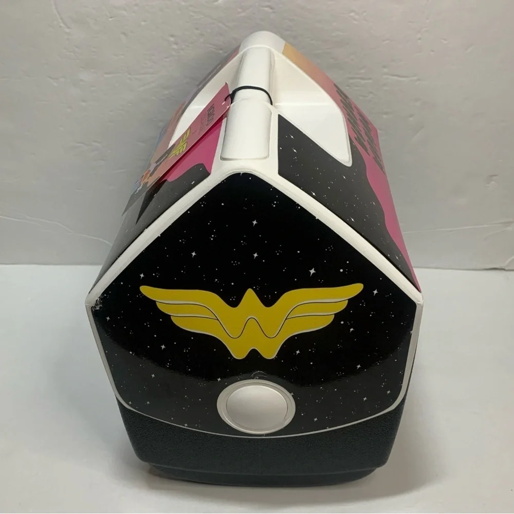 DC Comics x Igloo 7 Qt Wonder Women Playmate Cooler Intl Women’s Day NWT